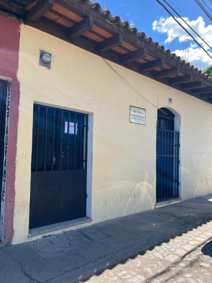 Апартаменты Casa Del Viajero Colonial Антигуа-Гватемала Экстерьер фото
